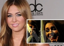 "Choáng" vì hình ảnh Miley Cyrus hút thuốc bằng ống dẫn!