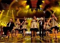 Dàn sao "Glee" làm "rung chuyển" sân khấu "The X Factor"