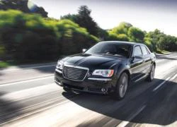 Chrysler 300 2011 lộ diện