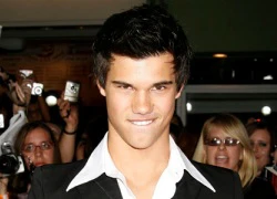 Fans choáng vì hotboy Taylor Lautner vào tù trong phim Incarceron