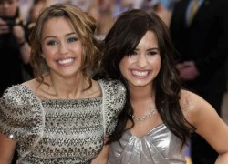 Sau Miley, Demi Lovato cũng bị "web đen" bôi nhọ tên tuổi!