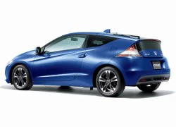 Honda CR-Z có giá 34.200 USD