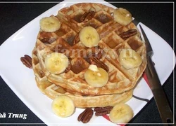 Bữa sáng ấm áp với bánh waffle chuối