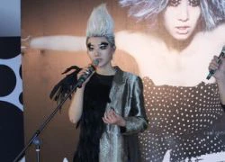 Sao Trung Quốc quái hơn Lady Gaga Triệu Vy sinh con chẳng may mắn