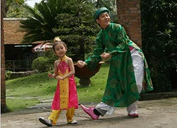 'Mai vàng' Phi Long chúc Tết bằng đồng dao