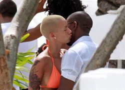 Lộ ảnh nóng nghi của người mẫu đầu trọc Amber Rose