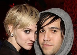 "Pete Wentz khóc nhiều sau khi bị vợ bỏ"