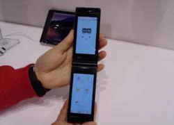 [MWC 2011] Fujitsu sắp cho ra đời điện thoại Android màn hình kép