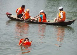 Bơi thuyền, tắm sông ở đảo Dừa Lửa