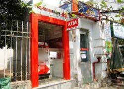 TP.HCM: Thêm một buồng máy ATM bị 'đạo chích' tấn công