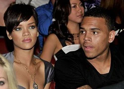 Chris Brown đã được phép đến gần Rihanna