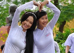 Ngắm nữ sinh Phương Trinh áo trắng tóc dài duyên dáng