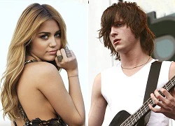 Miley Cyrus gửi tin nhắn tán tỉnh rocker