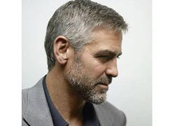 George Clooney lỡ hợp đồng "béo" vì tham tiền