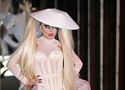 Lady Gaga thiết kế vòng tay giúp nạn nhân sóng thần