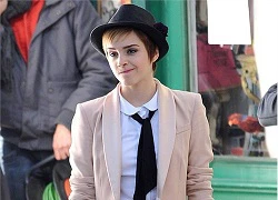 Emma Watson đáng yêu với tóc tém trên phim trường