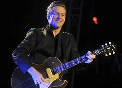 Bryan Adams làm cha lần đầu ở tuổi 51