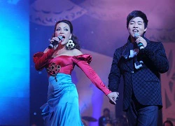 Thanh Hà bật khóc trong live show của Quang Lê