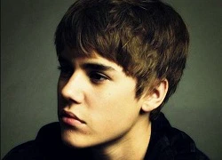 Justin Bieber lần đầu chiến thắng ở giải thưởng quê nhà