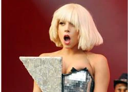 Hit mới của Lady Gaga vấp phải "giông bão" chỉ trích nặng nề