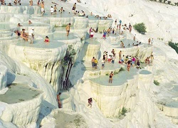 Khám phá vẻ đẹp những "tầng mây" Pamukkale