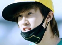 Eunhyuk (SuJu) khoe cả "núi quà" trong ngày sinh nhật