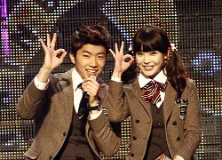 Wooyoung đã "ga lăng" với IU như thế nào?