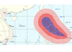 Biển Đông có bão lớn, lốc xoáy đe dọa vùng biển Việt Nam