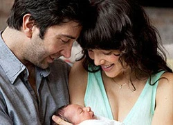 David Schwimmer khoe con gái