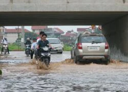 Hầm chui đại lộ Thăng Long thành 'sông'