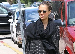 Jessica Alba sắp sinh công chúa?