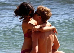 Justin Biber nóng bỏng cùng Selena Gomez