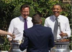 Obama-Cameron trổ tài nấu nướng