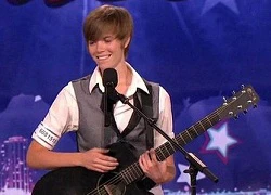 Bất ngờ trước cô nàng giống hệt... Justin Bieber