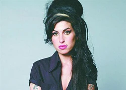 Bị chê hát dở, Amy Winehouse rút ngắn tour lưu diễn