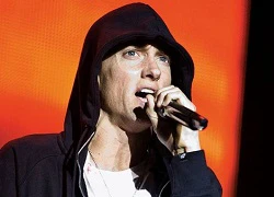 Eminem thanh minh việc châm chọc Gaga là đàn ông