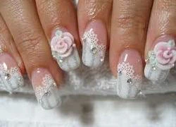 Kiểu nail "trinh nữ" dành cho cô dâu