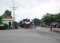 Lại hành hung nhân viên gác chắn đường sắt