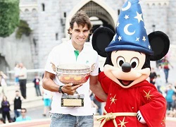 Nadal ăn mừng trong Disneyland