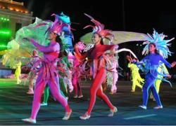 Người đẹp khoe sắc trong đêm hội Carnaval