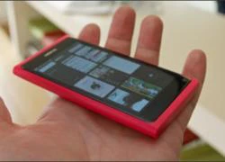 Những hình ảnh thực tế về Nokia N9: "Võ" mới của Nokia?