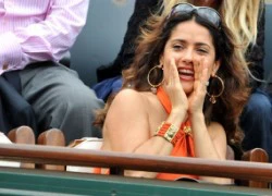 Salma Hayek nổi bật tại sân tennis