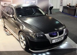 Xe BMW 318i bọc "da cá sấu"