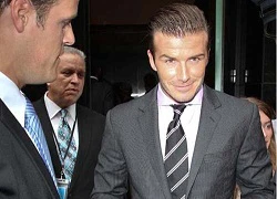 Becks lịch lãm với vest