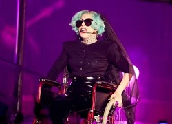 Lady Gaga bị chỉ trích vì "hóa" người cá khuyết tật