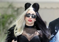 Lady Gaga mặc như không mặc