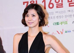 Lee Bo Young lộ ngực phẳng lì