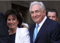 Nữ hầu phòng tố cáo ông Strauss-Kahn là gái mại dâm?