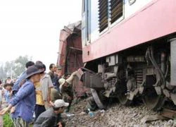 Tàu trật bánh, tê liệt giao thông đường sắt