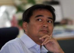 Thủ tướng Thái Lan Abhisit từ chức Chủ tịch đảng Dân chủ